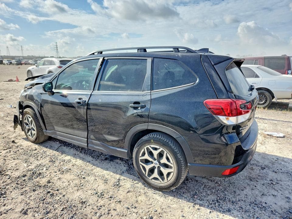 2022 SUBARU FORESTER PREMIUM 2