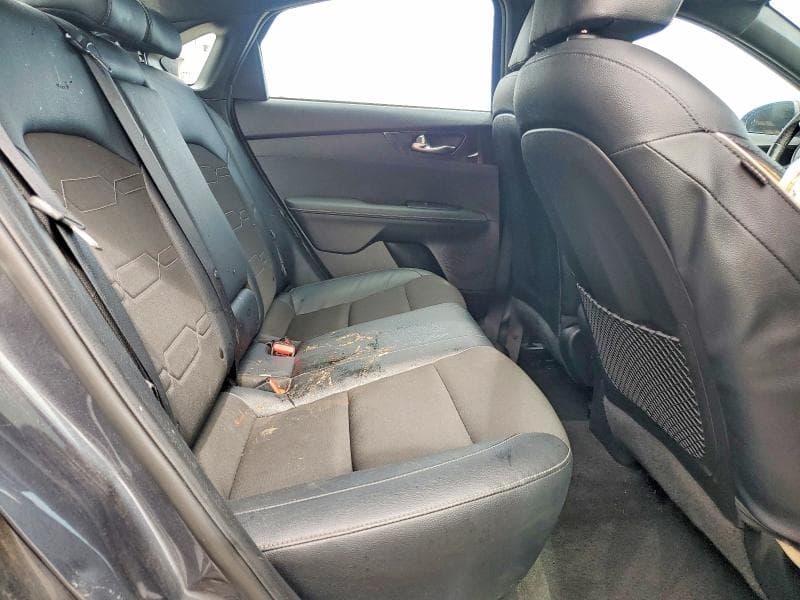 2023 KIA FORTE GT LINE 10