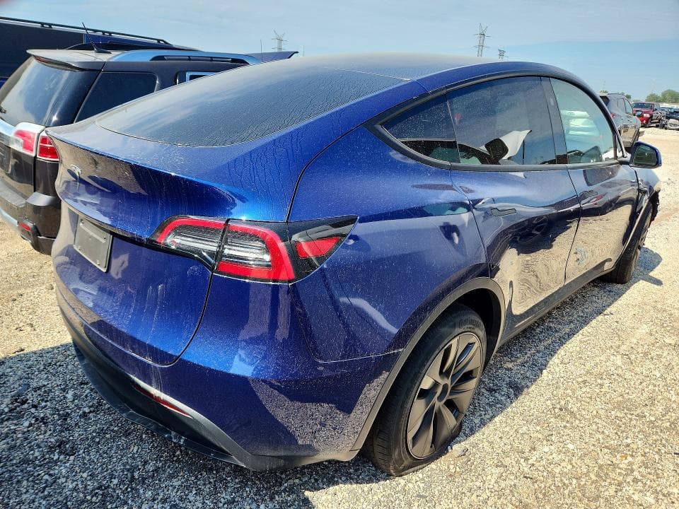 2025 TESLA MODEL Y 3
