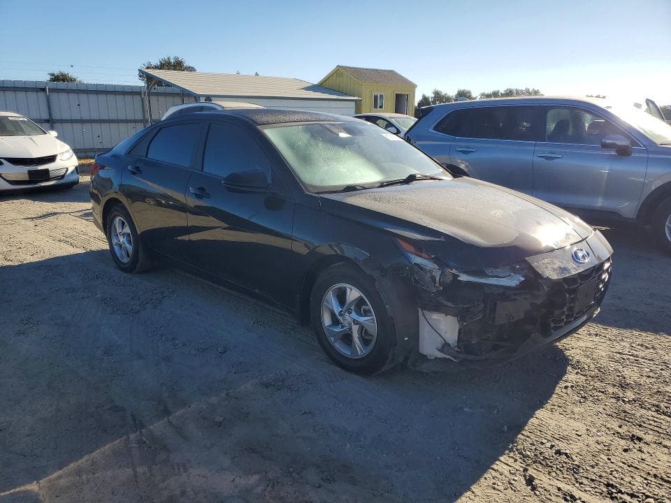 2023 HYUNDAI ELANTRA SE 4