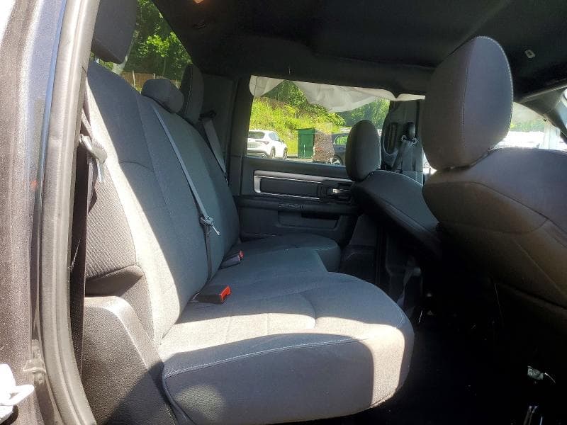 2024 RAM 1500 CLASSIC SLT 10