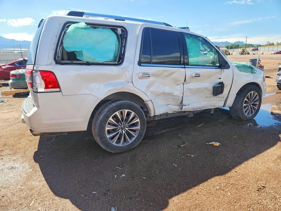 2017 LINCOLN NAVIGATOR SELECT 3