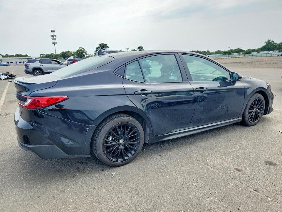 2025 TOYOTA CAMRY SE 3