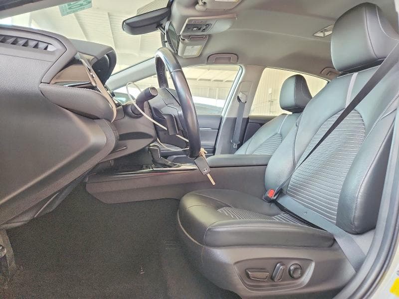 2020 TOYOTA CAMRY SE 7