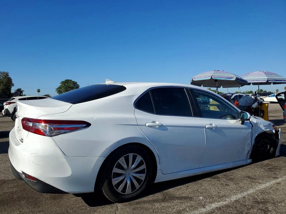 2020 TOYOTA CAMRY LE 3