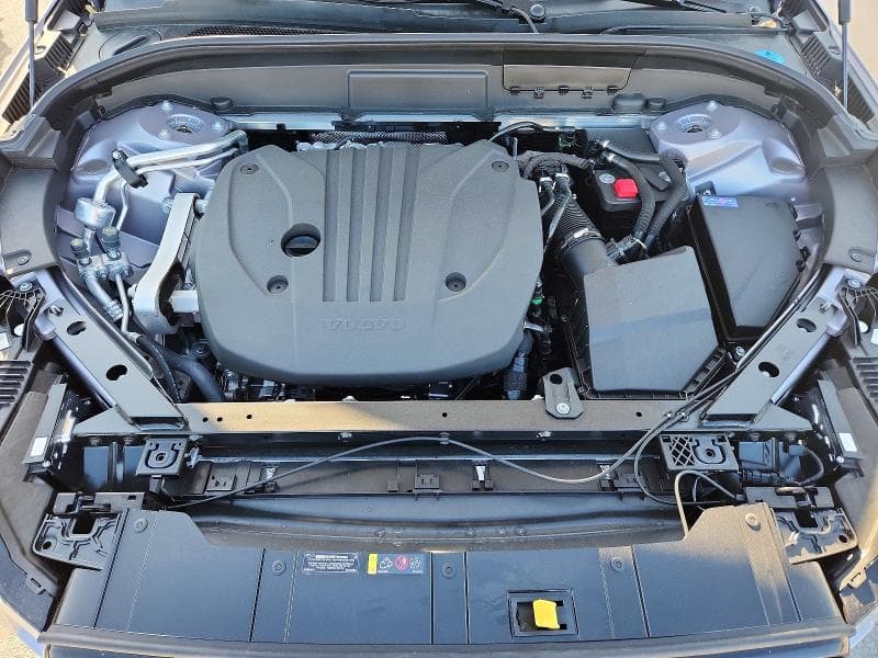 2026 VOLVO XC60 PLUS 12