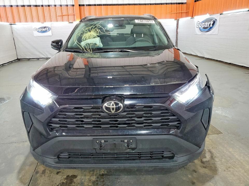 2025 TOYOTA RAV4 XLE 5