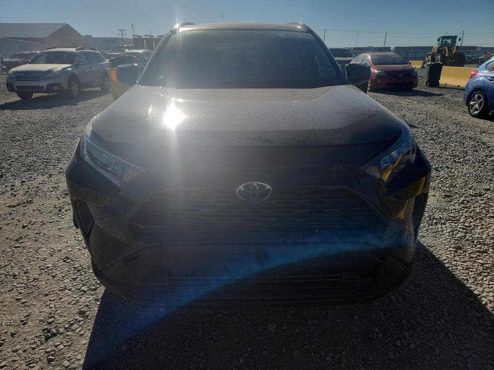 2020 TOYOTA RAV4 LE 5
