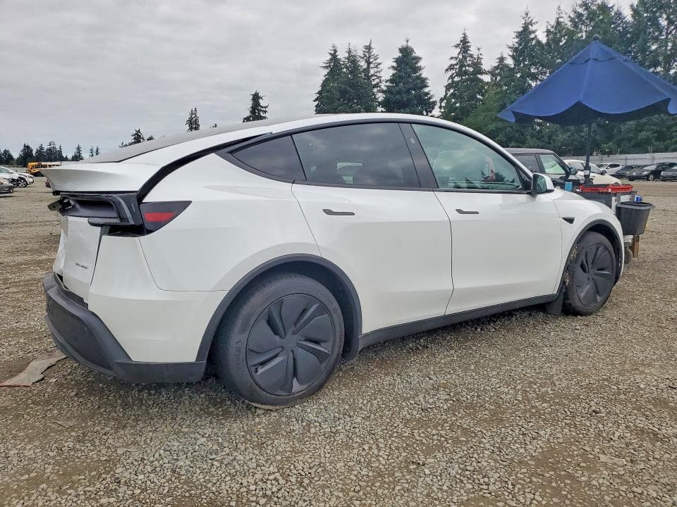 2026 TESLA MODEL Y 3