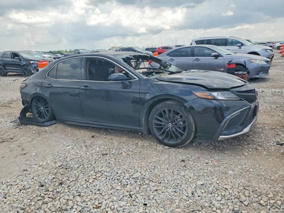 2022 TOYOTA CAMRY XSE 4