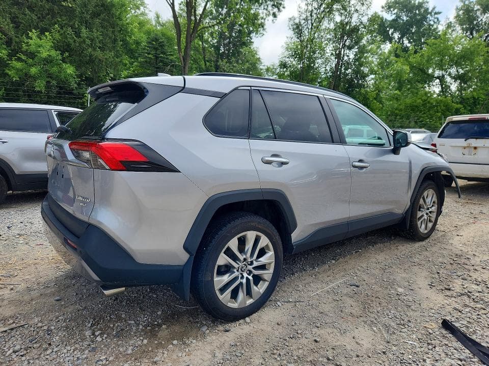 2020 TOYOTA RAV4 LIMITED 3