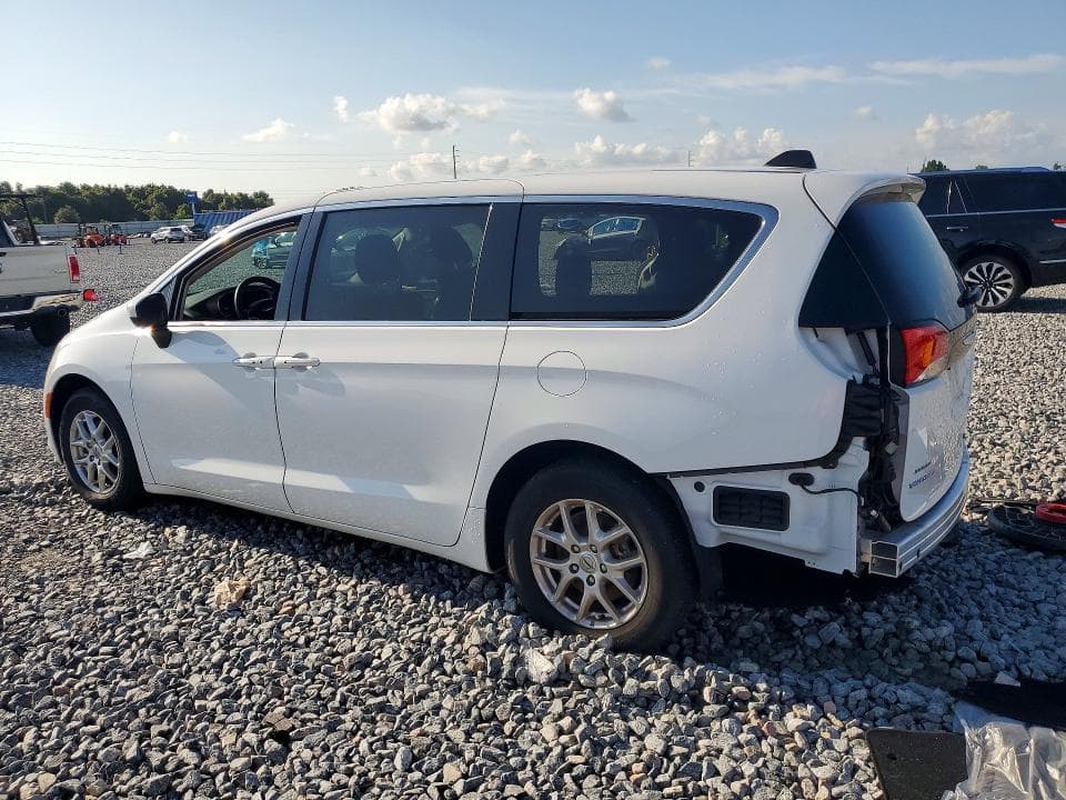 2022 CHRYSLER VOYAGER LX 2