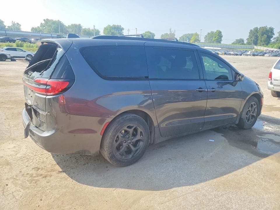 2021 CHRYSLER PACIFICA HYBRID LIMITED 3