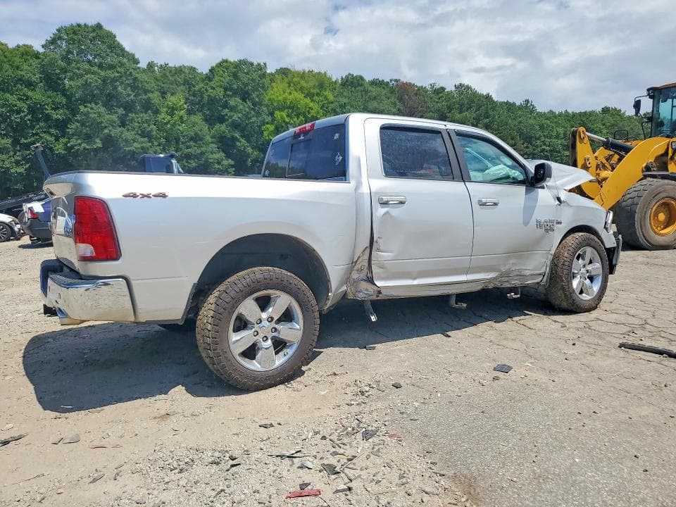 2019 RAM 1500 CLASSIC SLT 3