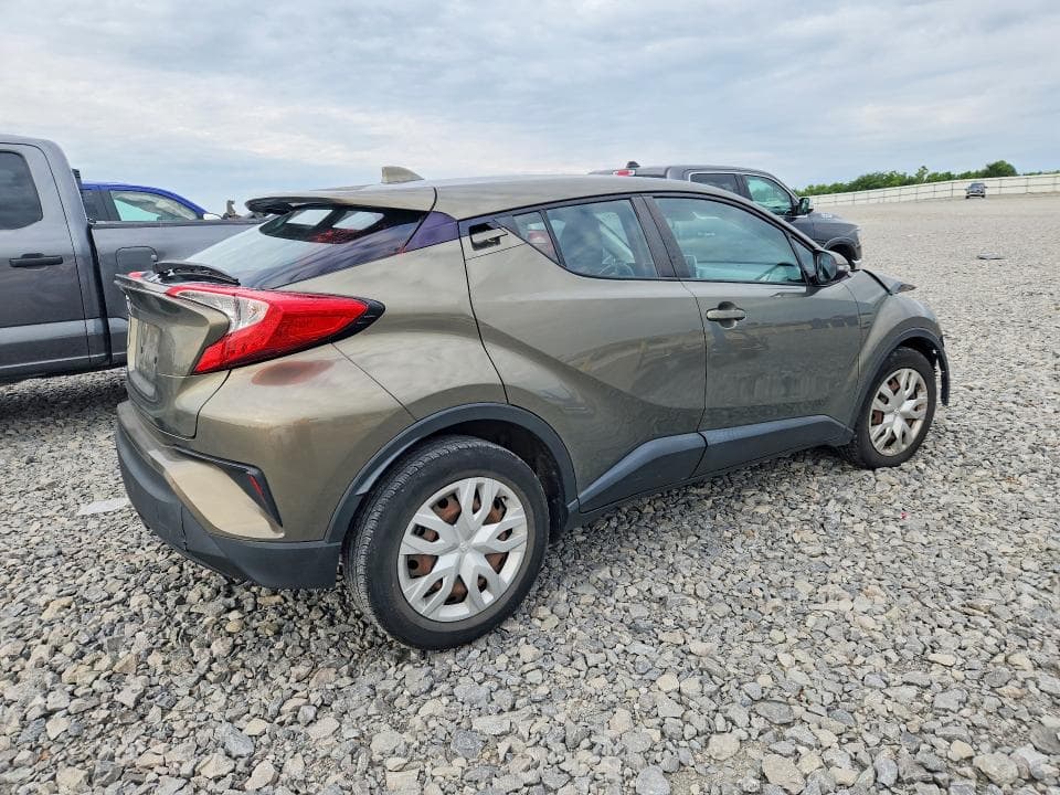 2021 TOYOTA C-HR LE 3