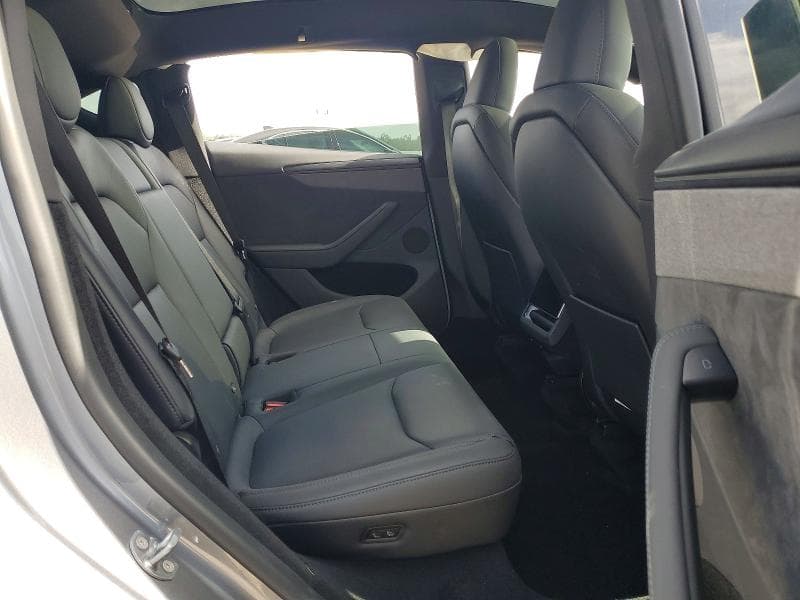 2026 TESLA MODEL Y 11