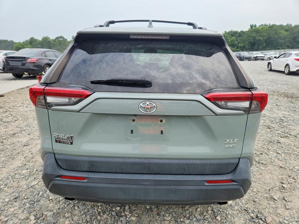 2020 TOYOTA RAV4 XLE 6