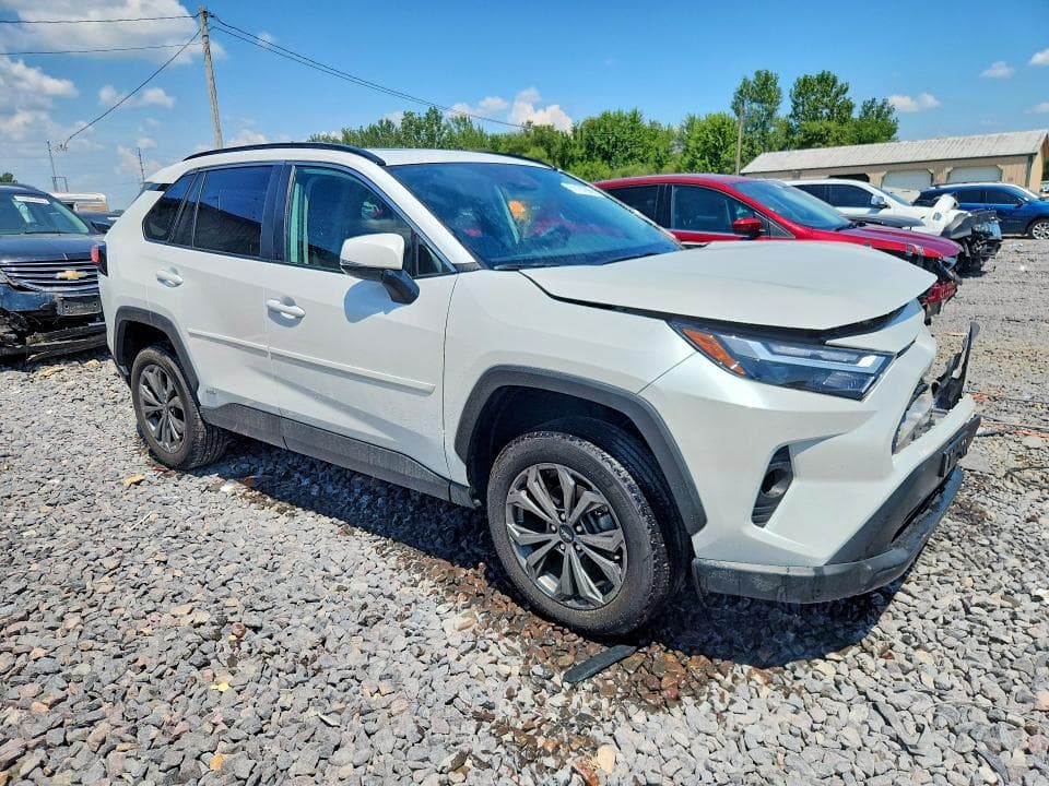 2025 TOYOTA RAV4 XLE PREMIUM 4