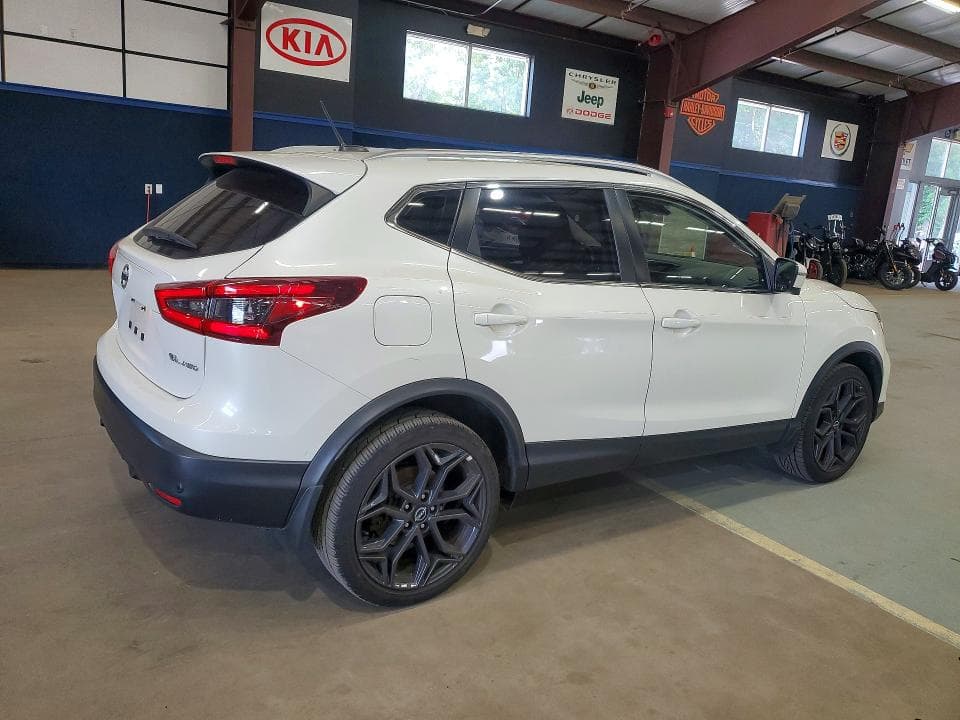 2021 NISSAN ROGUE SPORT SL 3