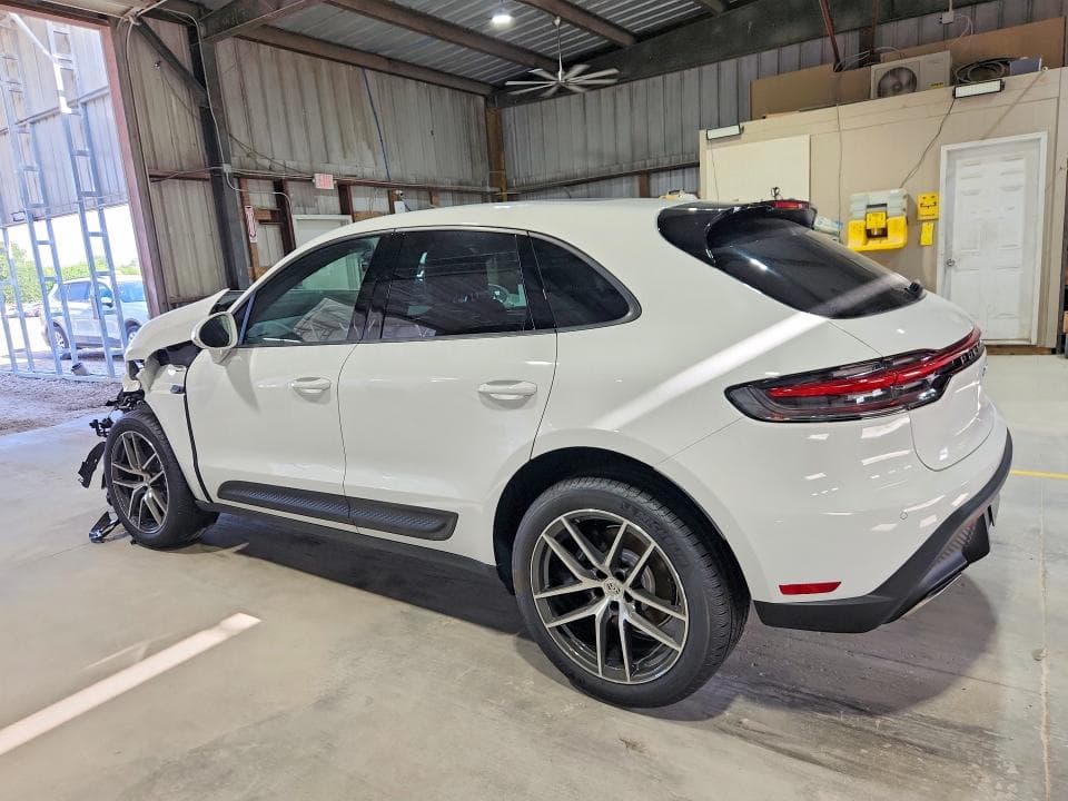 2026 PORSCHE MACAN T 2