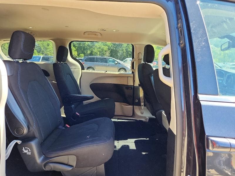2021 CHRYSLER PACIFICA TOURING 11