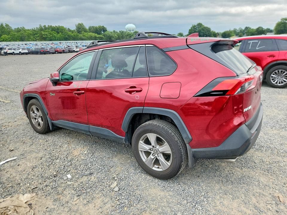 2024 TOYOTA RAV4 XLE 2