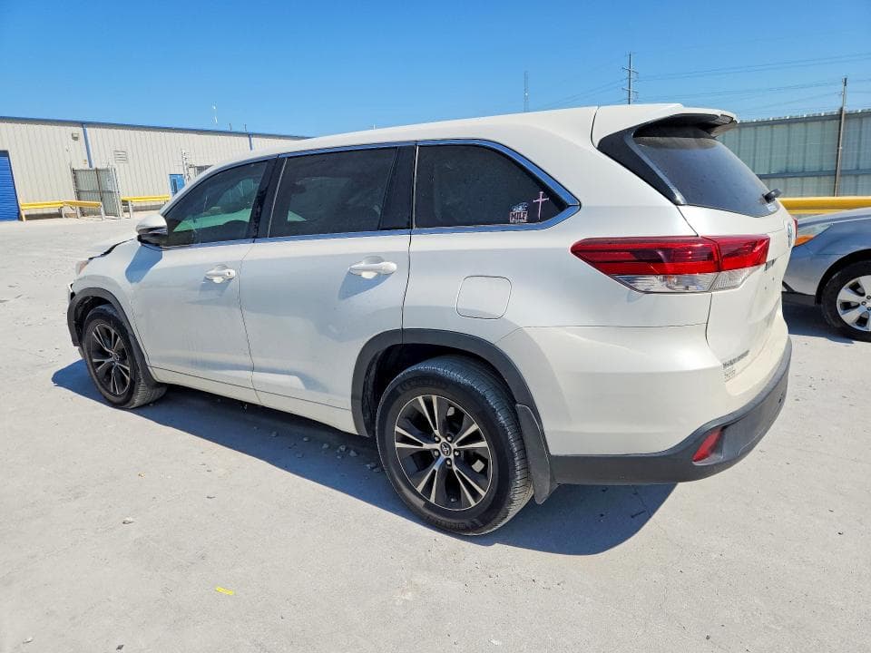 2018 TOYOTA HIGHLANDER LE 2