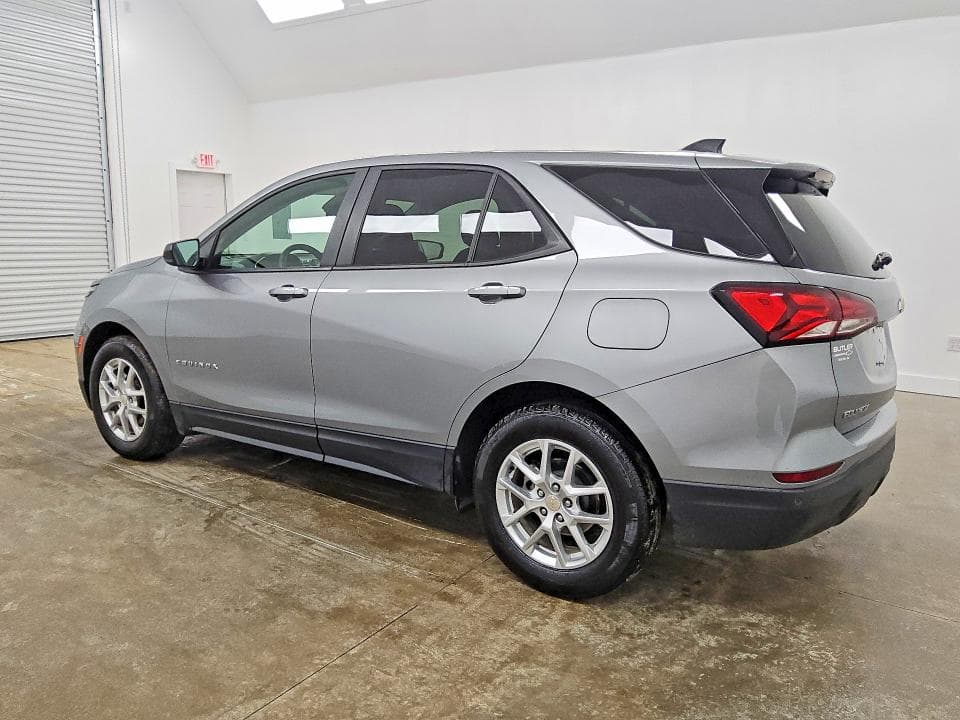 2024 CHEVROLET EQUINOX LS 2