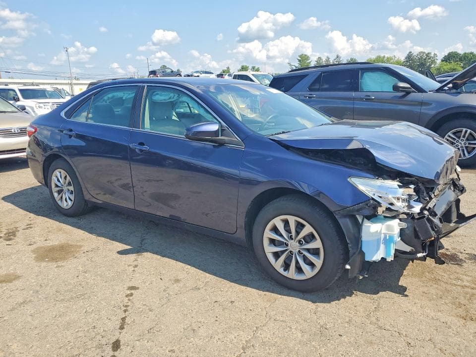 2017 TOYOTA CAMRY LE 4