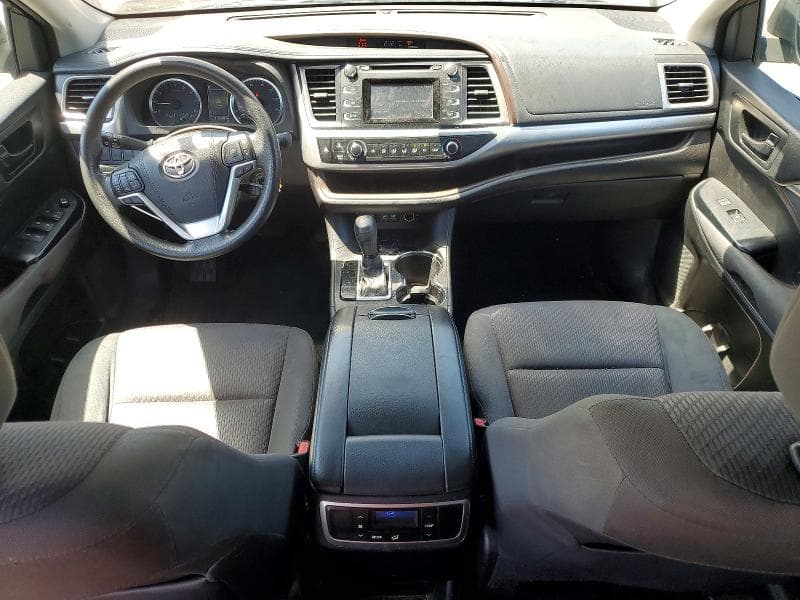 2018 TOYOTA HIGHLANDER LE 8