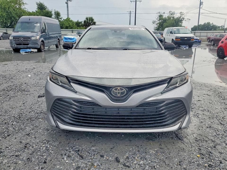 2019 TOYOTA CAMRY LE 5