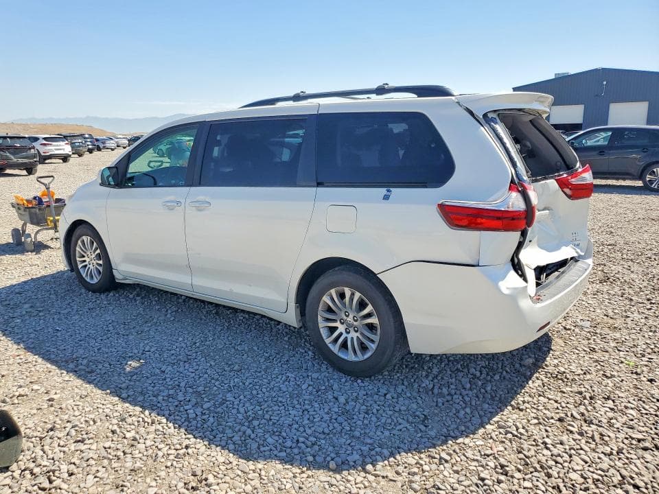 2017 TOYOTA SIENNA XLE 8-PASSENGER 2
