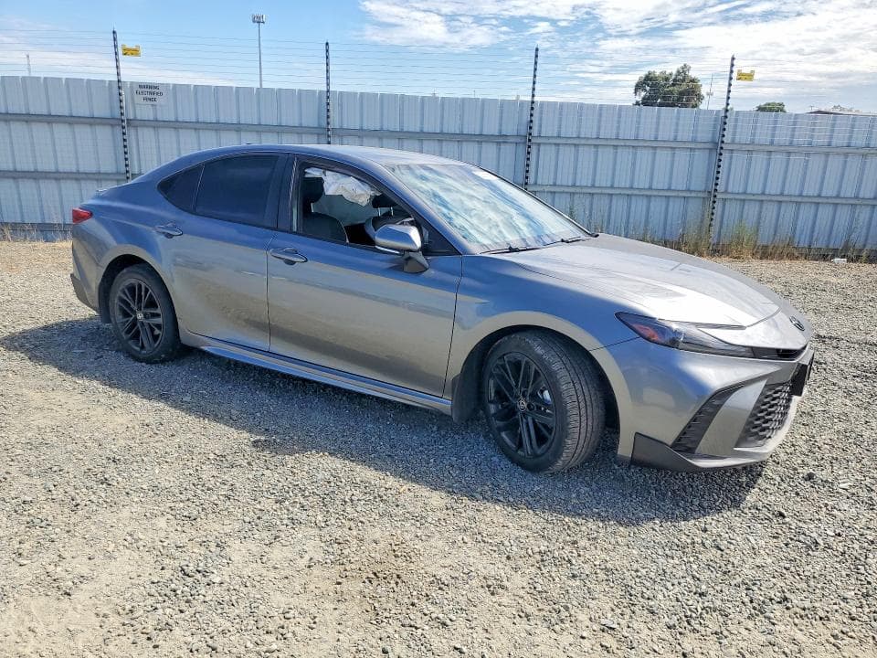 2026 TOYOTA CAMRY SE 4