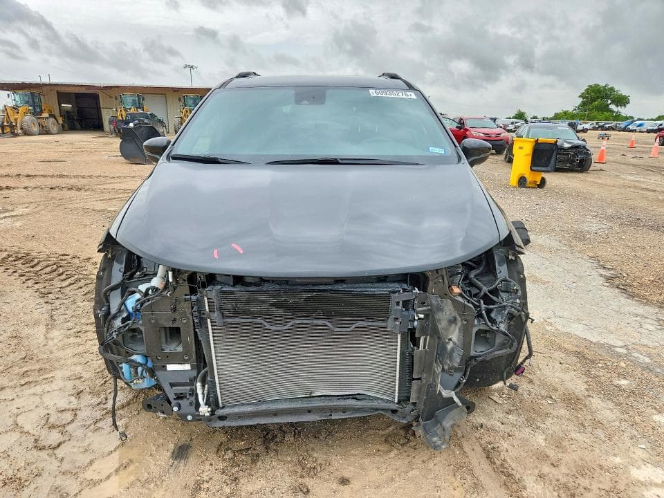 2023 CHRYSLER PACIFICA TOURING L 5