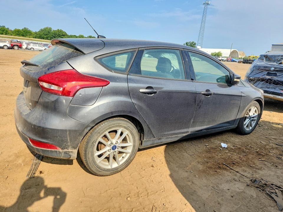 2017 FORD FOCUS SE 3