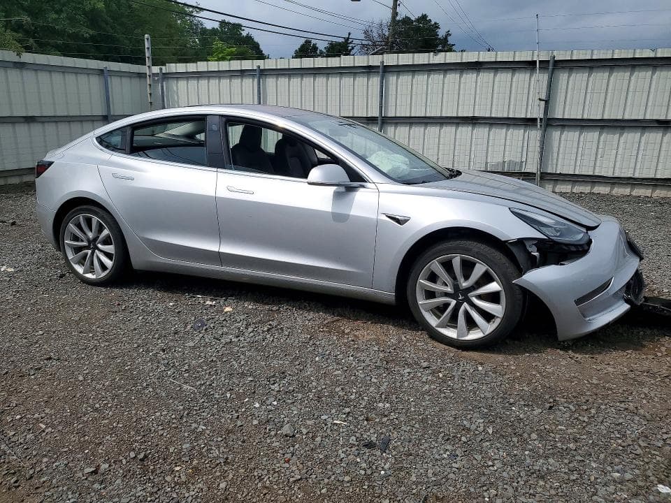 2018 TESLA MODEL 3 4