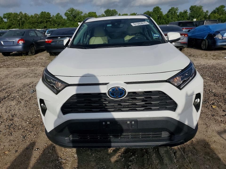2021 TOYOTA RAV4 XLE 5