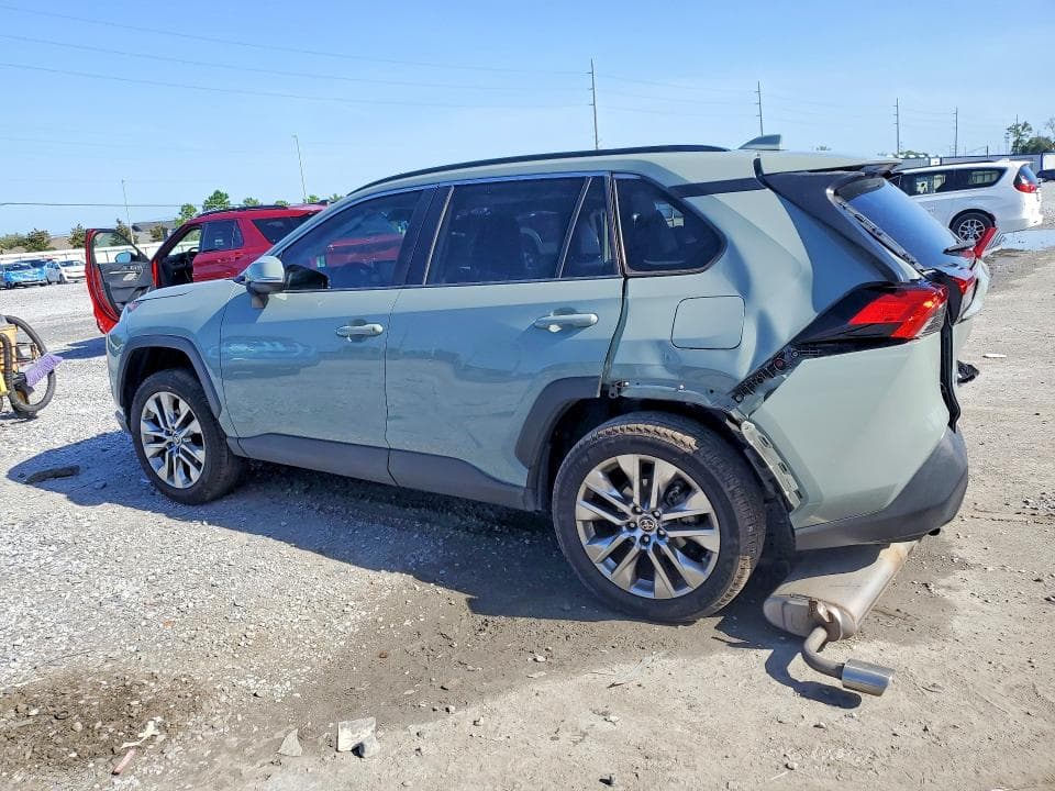2021 TOYOTA RAV4 XLE PREMIUM 2