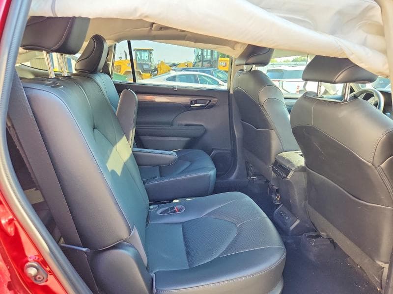 2021 TOYOTA HIGHLANDER LIMITED 11