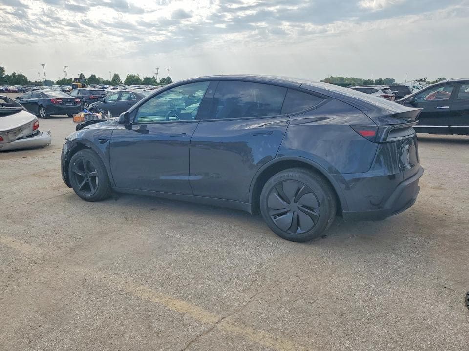 2026 TESLA MODEL Y 2