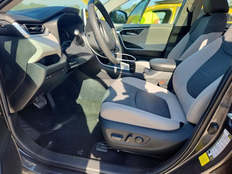 2023 TOYOTA RAV4 XLE 7
