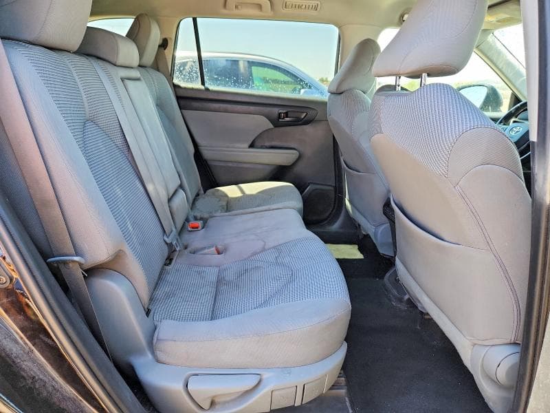 2021 TOYOTA HIGHLANDER LE 11
