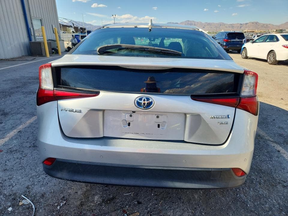 2019 TOYOTA PRIUS XLE 6