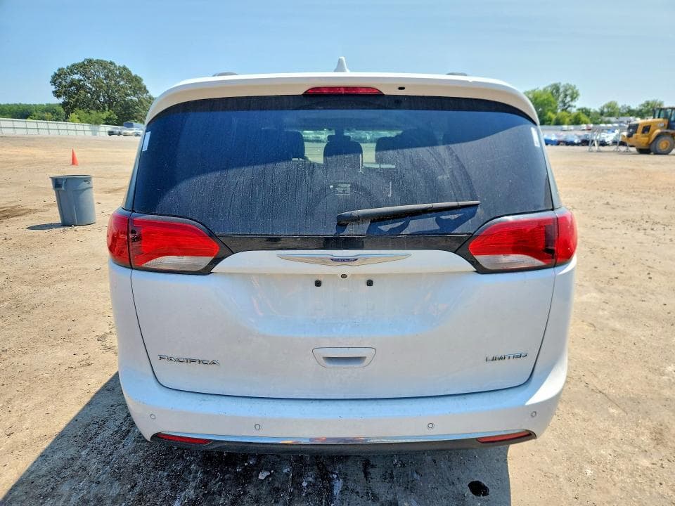 2019 CHRYSLER PACIFICA LIMITED 6