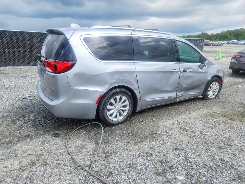 2018 CHRYSLER PACIFICA TOURING L 3