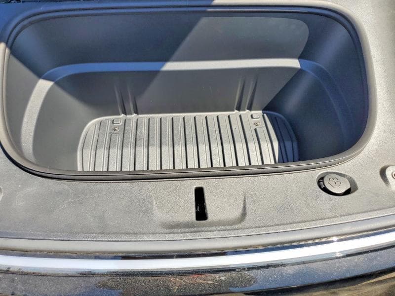 2026 TESLA MODEL Y 11