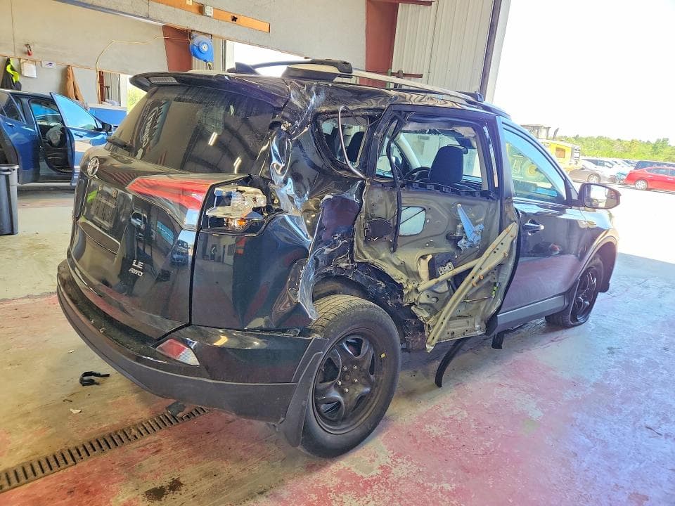 2018 TOYOTA RAV4 LE 3