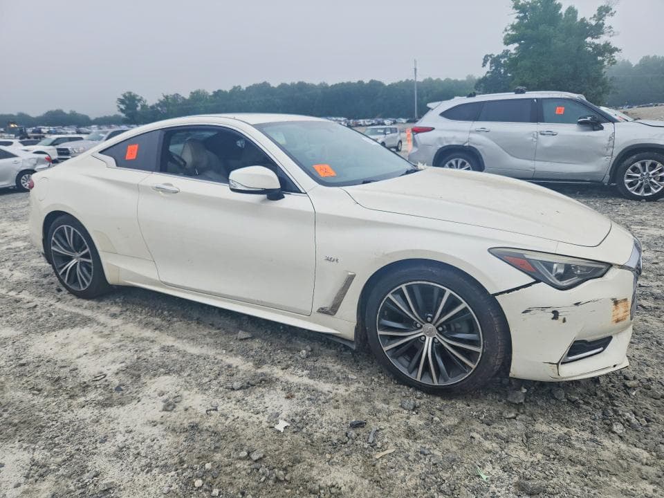 2018 INFINITI Q60 3.0T LUXE 4