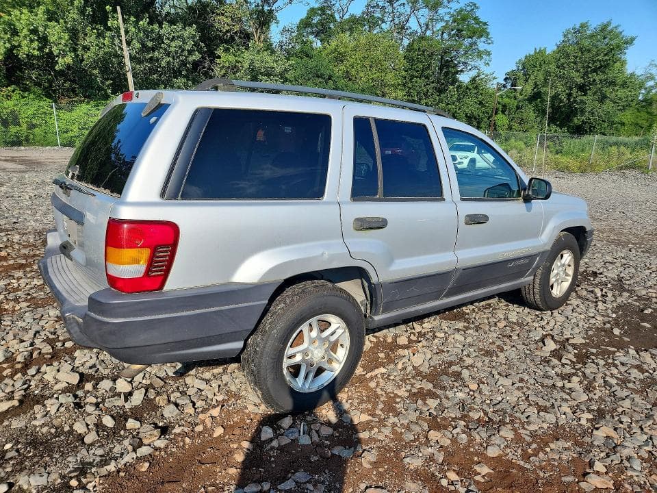 2024 JEEP GRAND CHEROKEE LAREDO 3