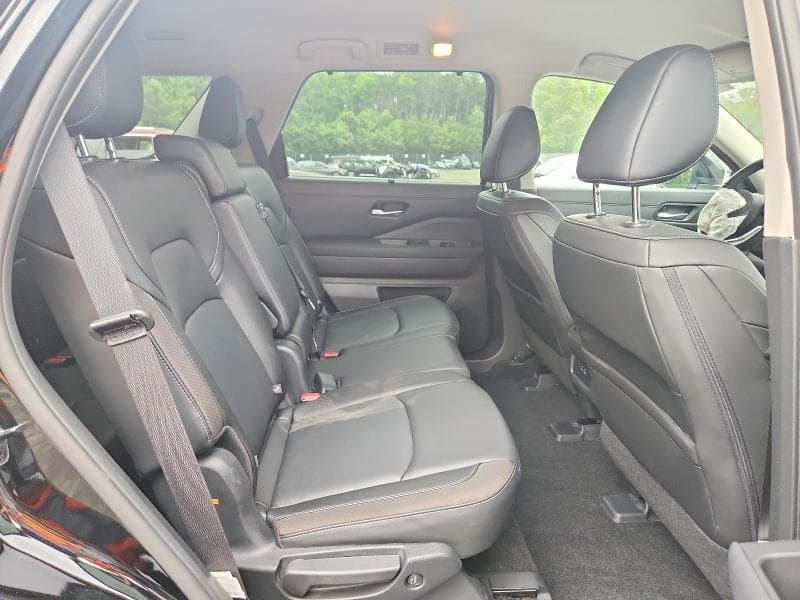 2025 NISSAN PATHFINDER SL 11
